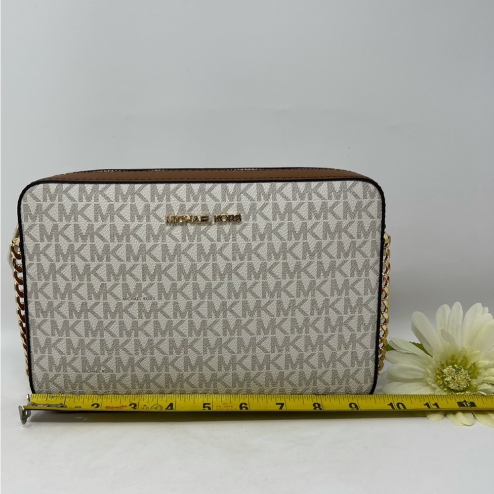 Michael Kors Jet Set ItemLG EW Crossbody